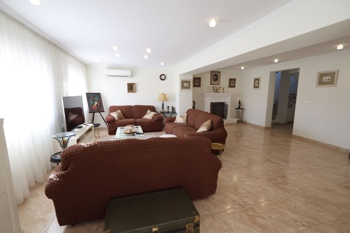 Image No.20-5 Bed Villa for sale