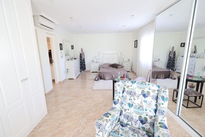Image No.27-5 Bed Villa for sale