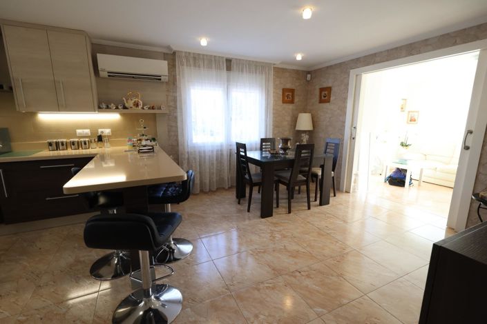Image No.7-5 Bed Villa for sale