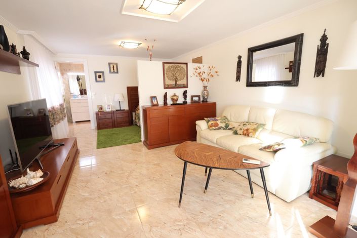 Image No.8-5 Bed Villa for sale