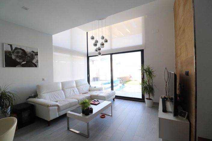 Image No.13-3 Bed Villa for sale
