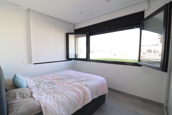 Image No.17-3 Bed Villa for sale