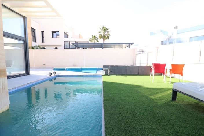 Image No.4-3 Bed Villa for sale
