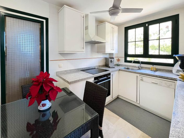 Image No.24-3 Bed Apartment for sale