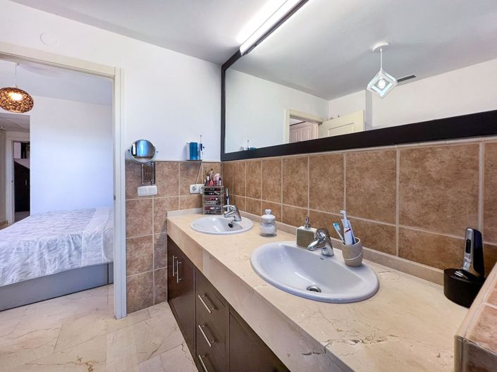 Image No.34-3 Bed Apartment for sale