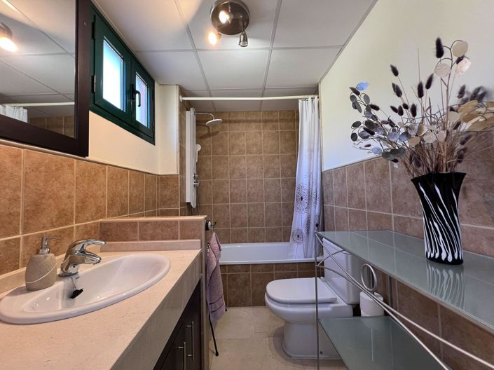 Image No.43-3 Bed Apartment for sale