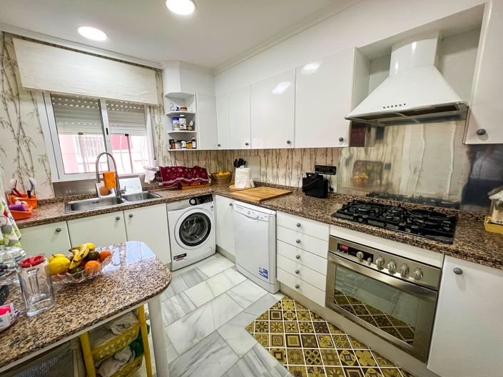 Image No.39-Villa de 16 chambres à vendre à L'Alfas del Pi