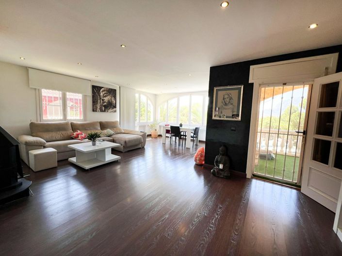 Image No.8-Villa de 16 chambres à vendre à L'Alfas del Pi