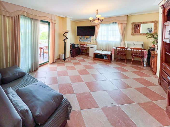 Image No.23-8 Bed Villa for sale
