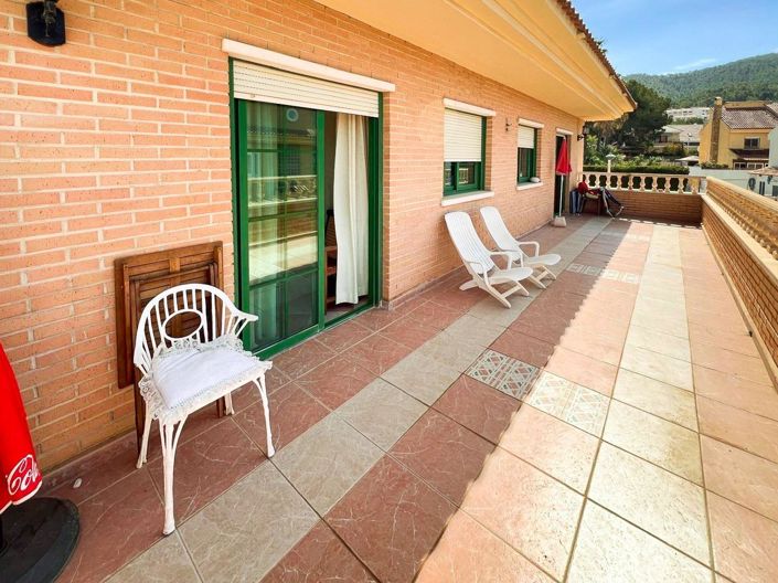 Image No.7-8 Bed Villa for sale
