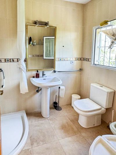 Image No.34-5 Bed Villa for sale