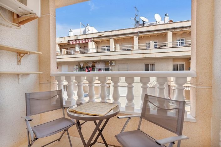 Image No.3-Appartement de 2 chambres à vendre à Torrevieja