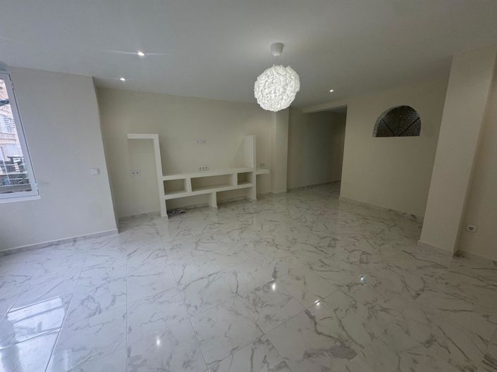 Image No.10-3 Bed Apartment for sale