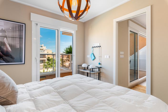 Image No.18-3 Bed Apartment for sale