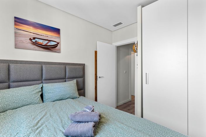 Image No.17-3 Bed Apartment for sale