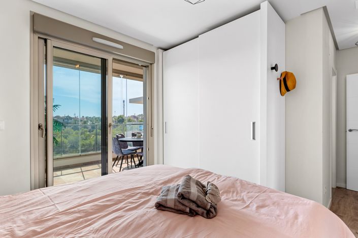 Image No.21-3 Bed Apartment for sale