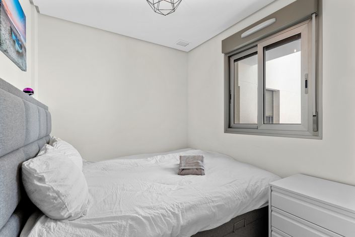 Image No.8-3 Bed Apartment for sale