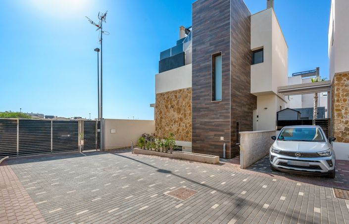 Image No.44-4 Bed Villa for sale