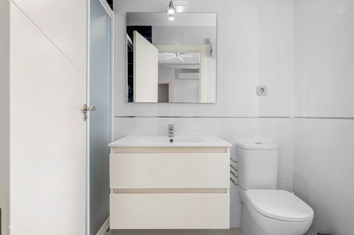 Image No.24-3 Bed Apartment for sale