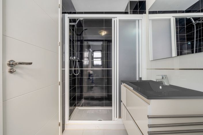 Image No.25-3 Bed Apartment for sale