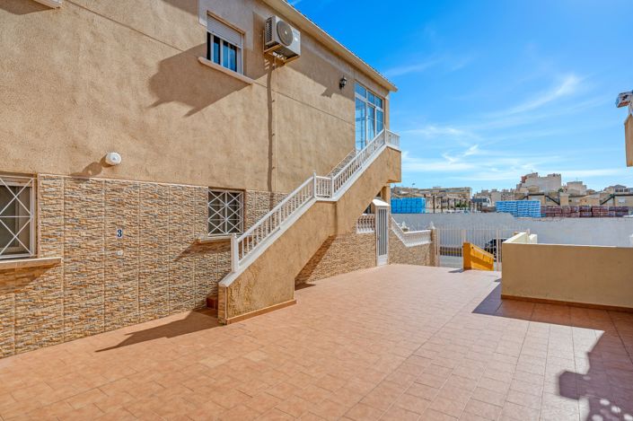 Image No.32-2 Bed Apartment for sale