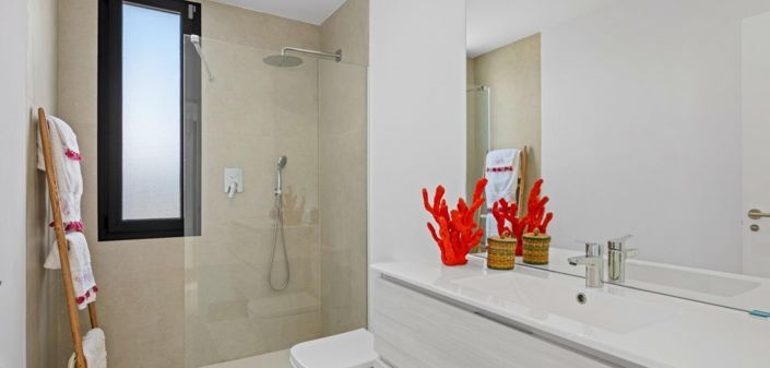 Image No.27-3 Bed Villa for sale