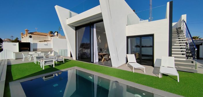 Image No.20-3 Bed Villa for sale