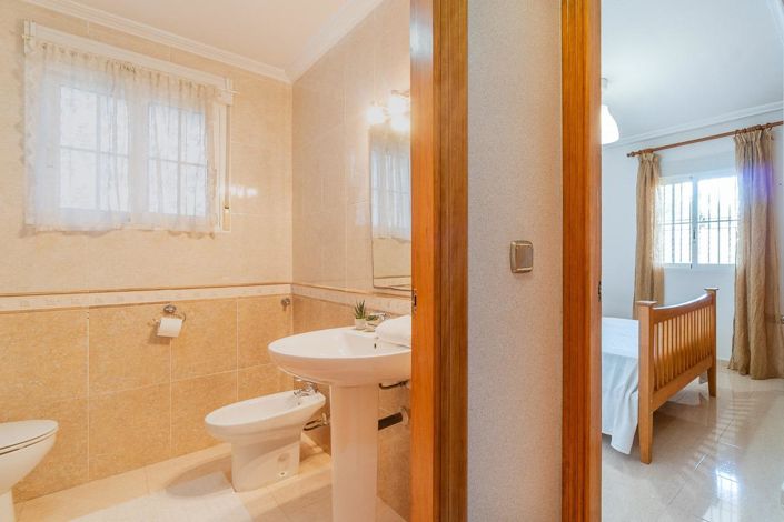 Image No.30-2 Bed Apartment for sale