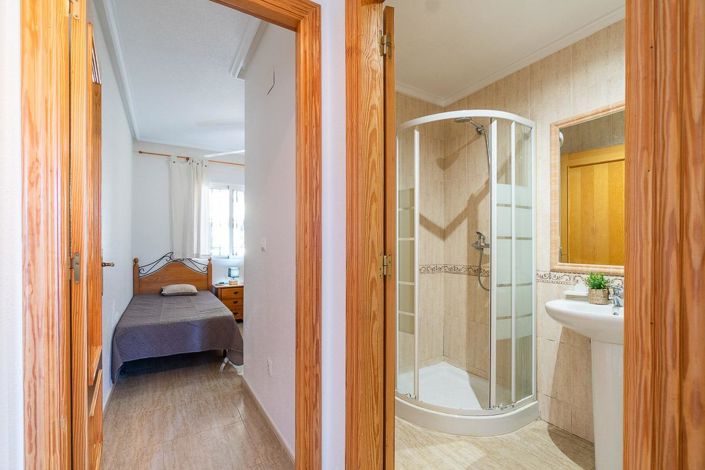 Image No.16-2 Bed Bungalow for sale