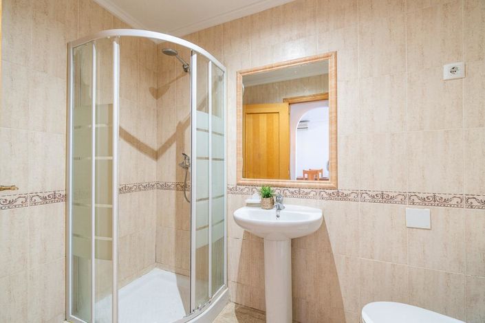 Image No.17-2 Bed Bungalow for sale