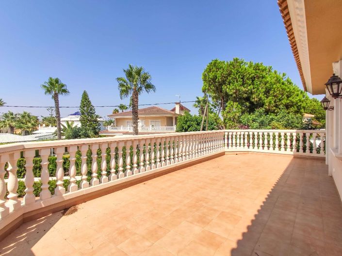 Image No.6-6 Bed Villa for sale