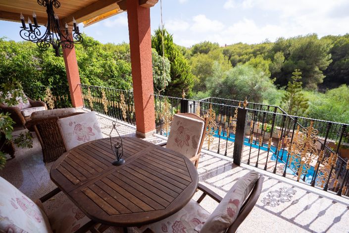 Image No.12-7 Bed Villa for sale