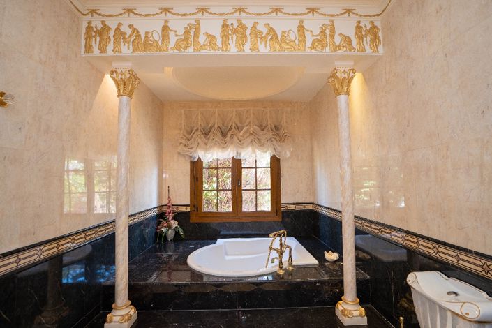 Image No.17-7 Bed Villa for sale