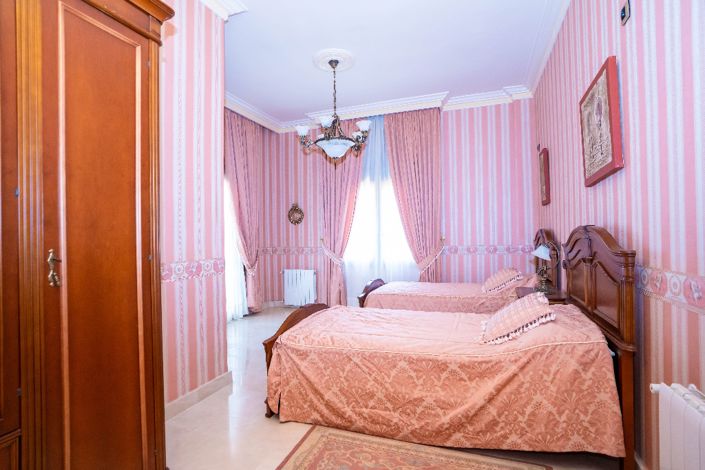 Image No.29-7 Bed Villa for sale