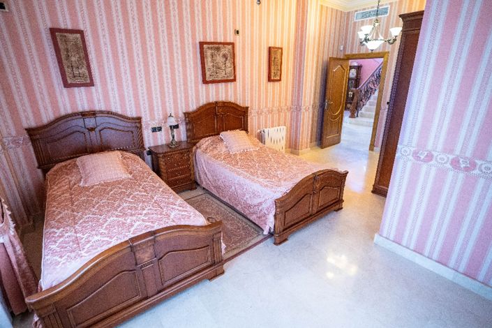 Image No.31-7 Bed Villa for sale