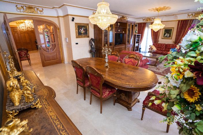 Image No.9-7 Bed Villa for sale