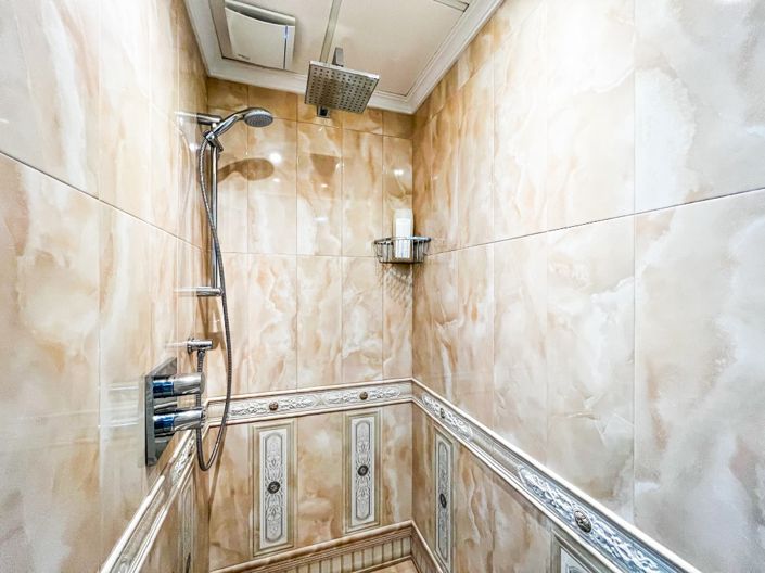 Image No.29-5 Bed Villa for sale