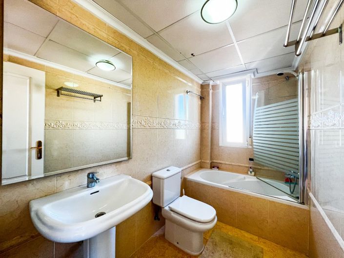 Image No.34-5 Bed Villa for sale