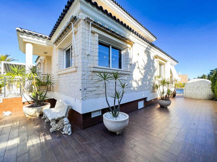 Image No.41-5 Bed Villa for sale