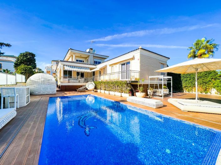 Image No.45-5 Bed Villa for sale