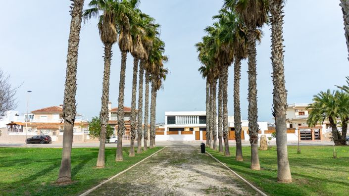 Image No.48-2 Bed Villa for sale
