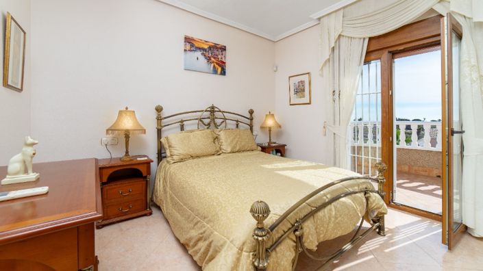 Image No.9-2 Bed Villa for sale