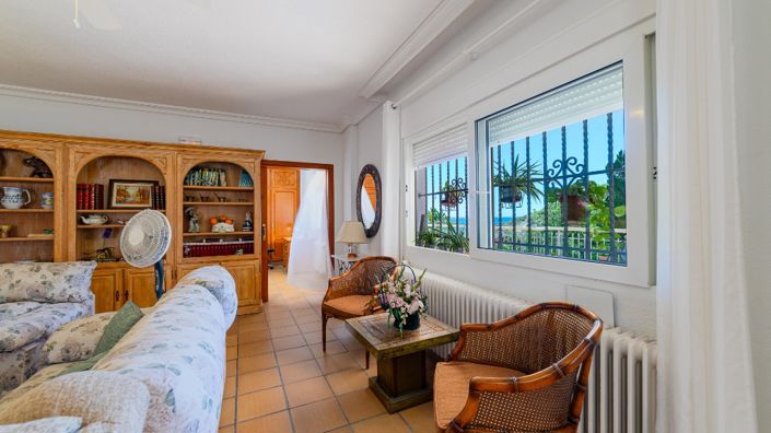 Image No.12-7 Bed Villa for sale