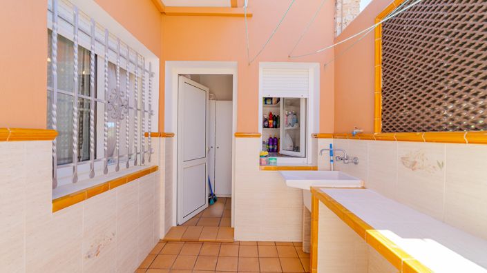 Image No.20-7 Bed Villa for sale