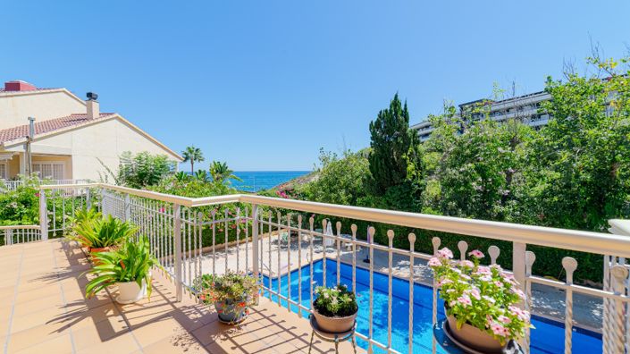 Image No.4-7 Bed Villa for sale