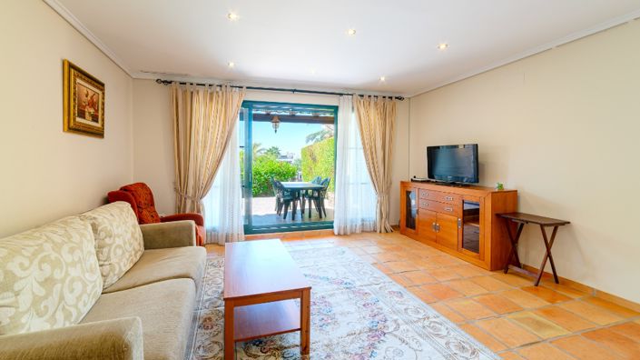 Image No.12-3 Bed Townhouse for sale