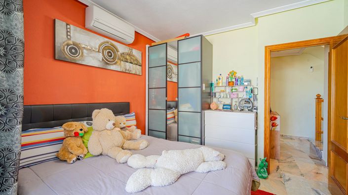 Image No.40-2 Bed Townhouse for sale