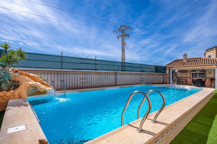 Image No.45-6 Bed Villa for sale