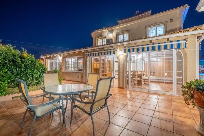 Image No.47-6 Bed Villa for sale