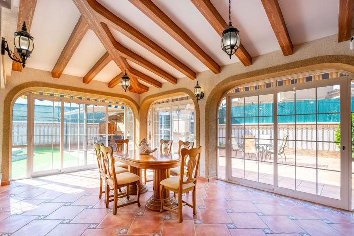 Image No.6-6 Bed Villa for sale